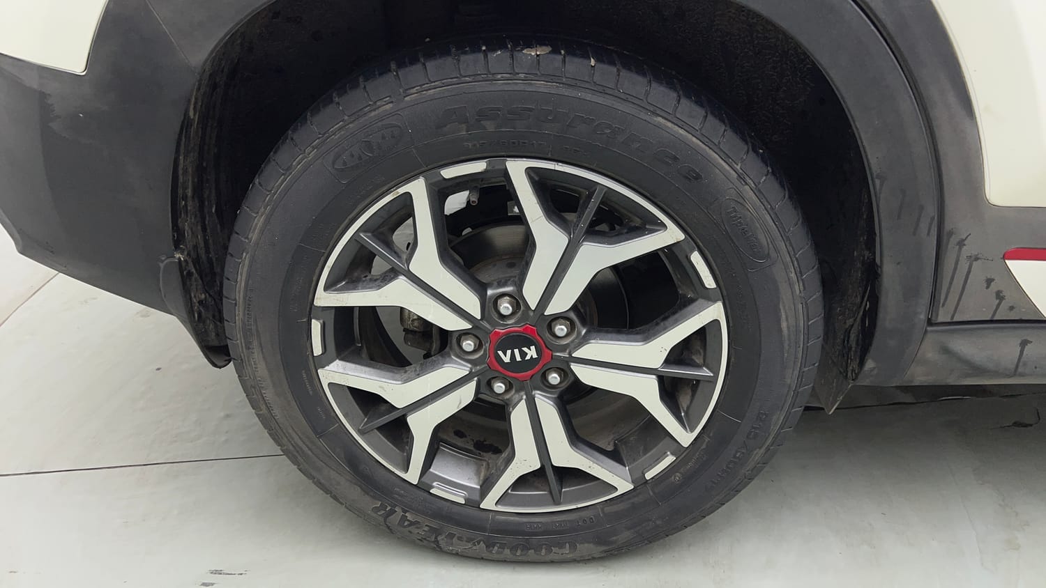 Used 2019 kia Seltos GTX Plus DCT 1.4 Petrol Automatic tyres RIGHT REAR TYRE RIM VIEW
