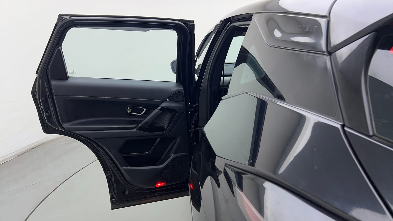 2022 Tata Harrier XZA Plus Dark Edition-22