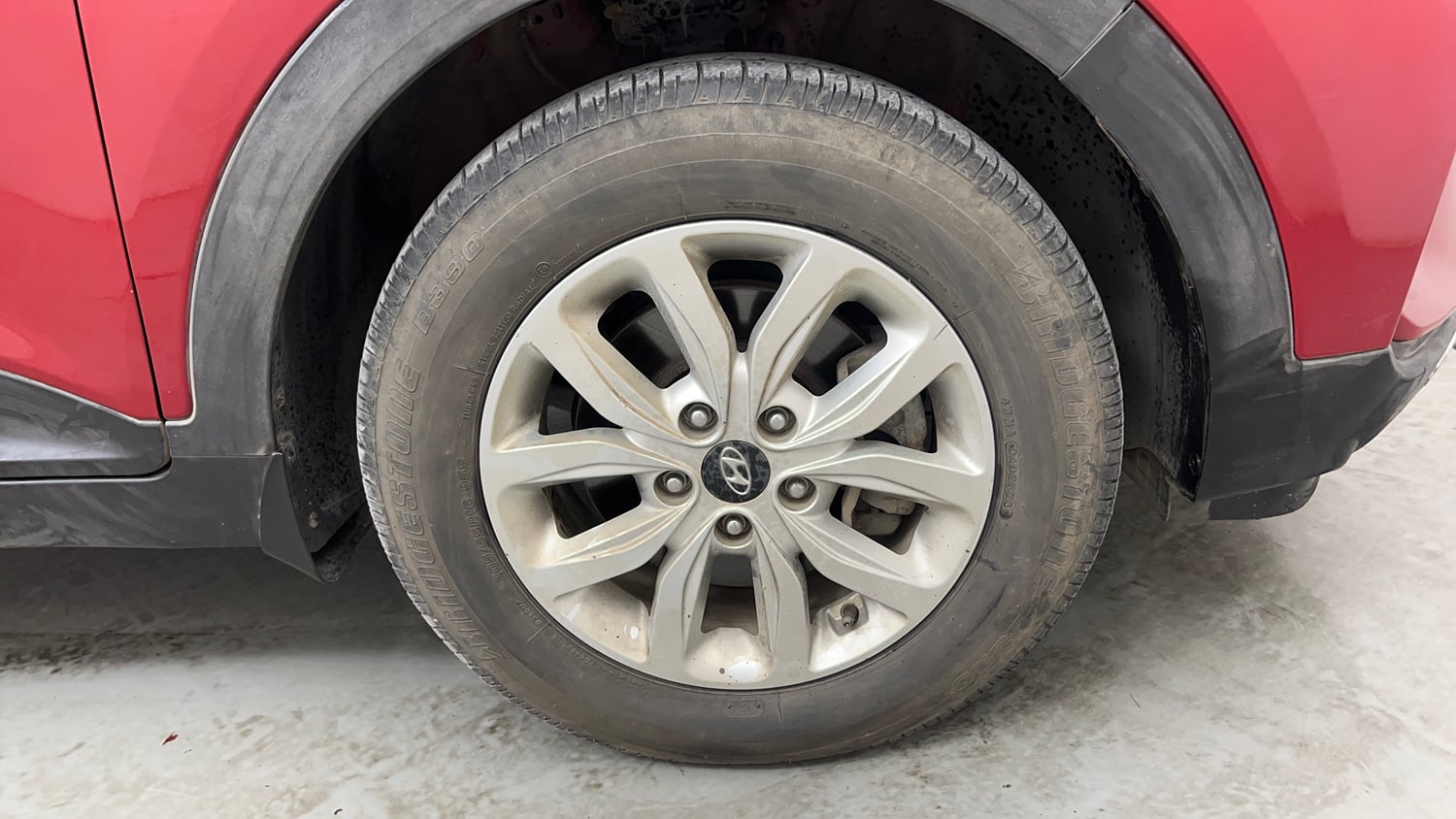 Used 2018 Hyundai Creta S 1.6 AT CRDi Diesel Automatic tyres RIGHT FRONT TYRE RIM VIEW
