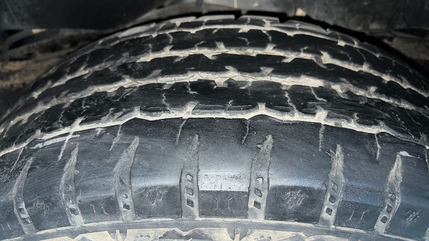 Used 2024 Mahindra Thar LX Hard Top Diesel MT RWD Diesel Manual tyres RIGHT REAR TYRE TREAD VIEW