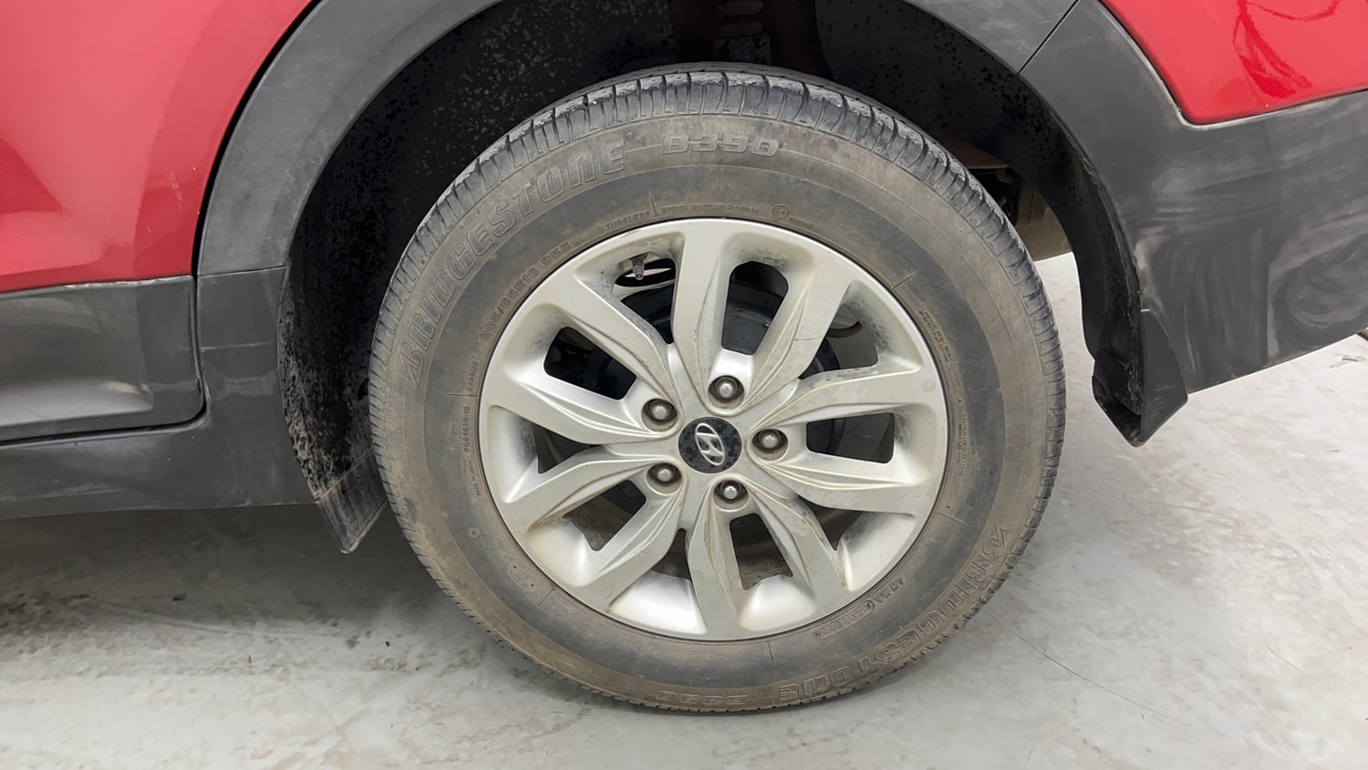 Used 2018 Hyundai Creta S 1.6 AT CRDi Diesel Automatic tyres LEFT REAR TYRE RIM VIEW