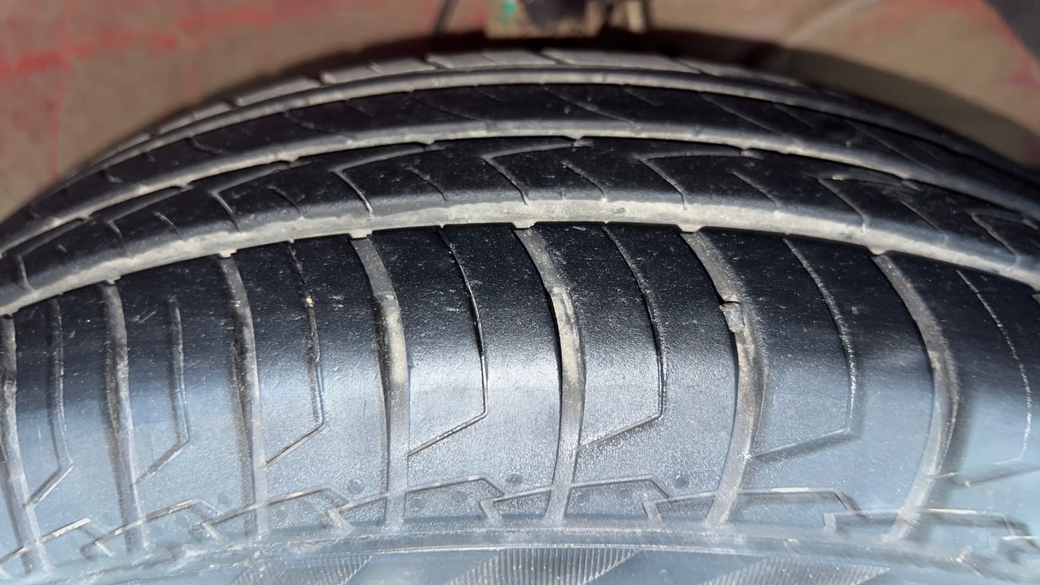 Used 2023 Maruti Suzuki Swift LXi Petrol Manual tyres RIGHT FRONT TYRE TREAD VIEW