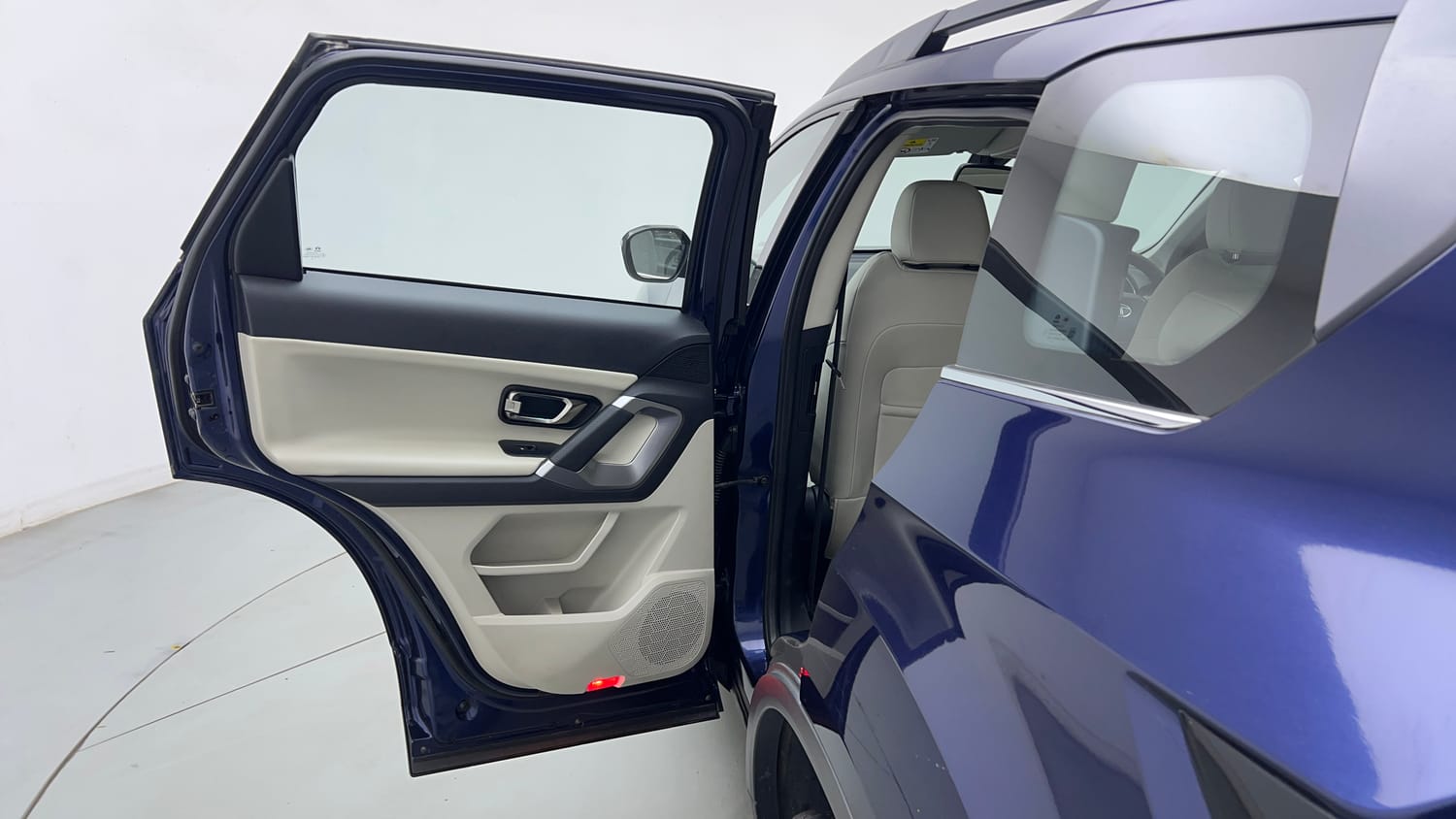 2021 Tata Safari XZA-22
