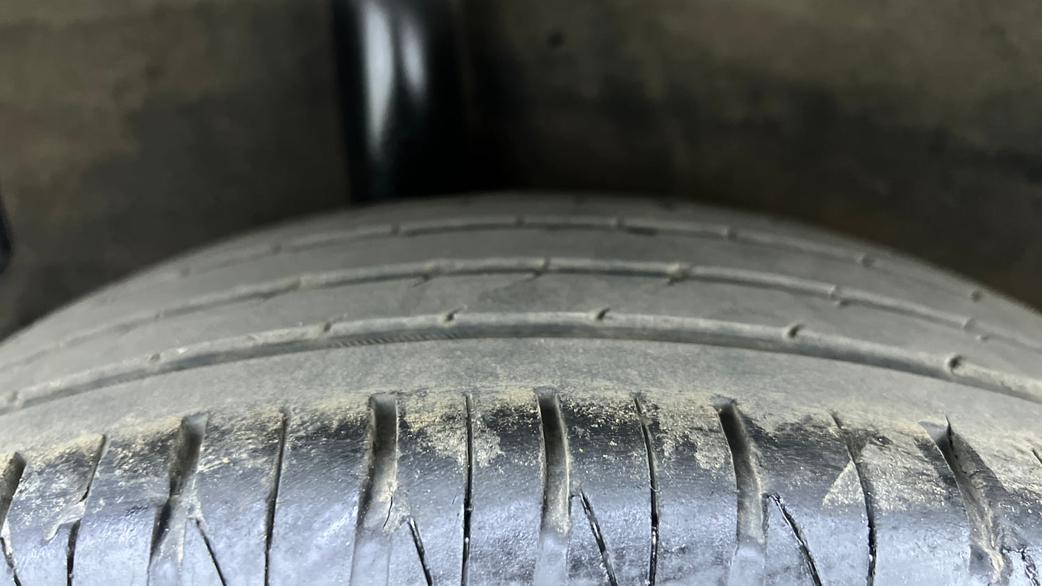 Used 2022 Kia Sonet GTX Plus 1.0 iMT Petrol Manual tyres RIGHT REAR TYRE TREAD VIEW