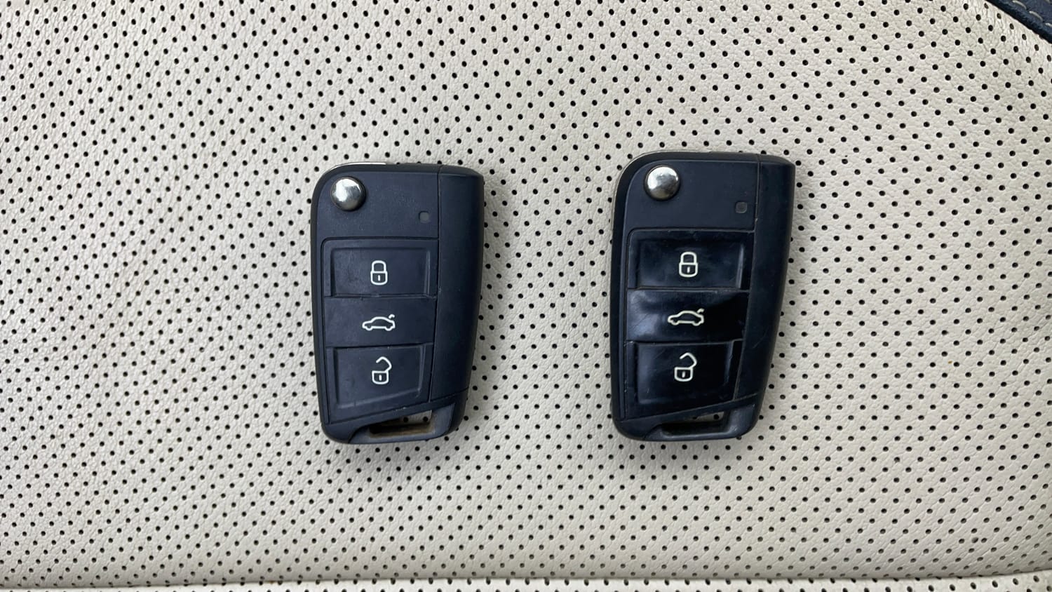 Used 2022 Volkswagen Virtus Topline 1.0 TSI MT Petrol Manual extra CAR KEY VIEW