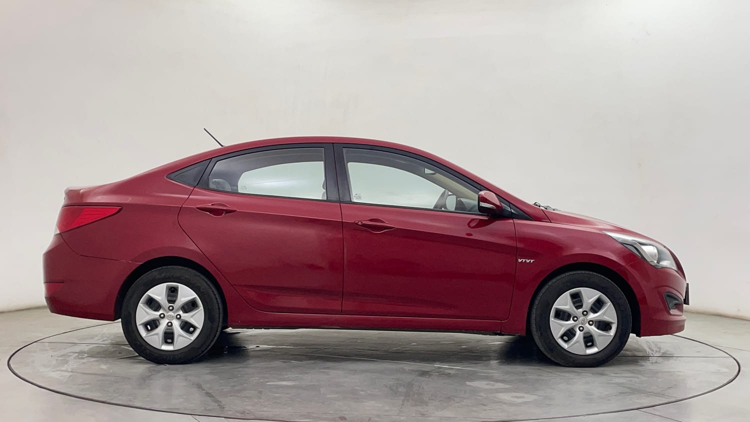 Used 2016 Hyundai Fluidic Verna 4S 1.6 VTVT S Petrol Manual exterior RIGHT SIDE VIEW