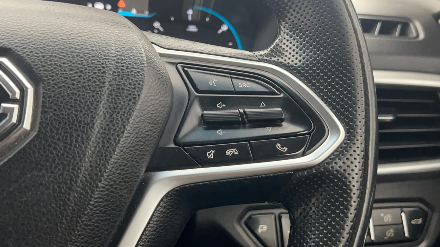 Used 2020 MG Motors Hector Sharp 2.0 Diesel Diesel Manual top_features Cruise control