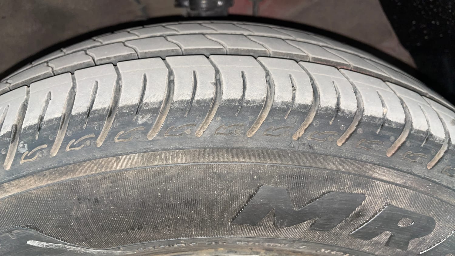 Used 2016 Hyundai Fluidic Verna 4S 1.6 VTVT S Petrol Manual tyres RIGHT FRONT TYRE TREAD VIEW
