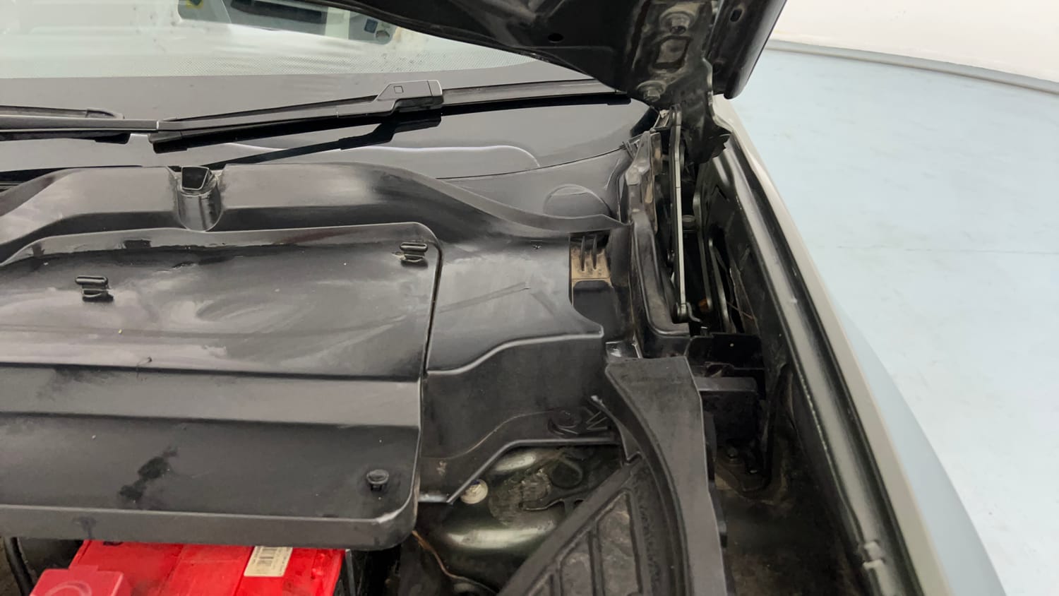 Used 2021 Tata Harrier XT Plus Camo Diesel Manual engine ENGINE LEFT SIDE HINGE & APRON VIEW