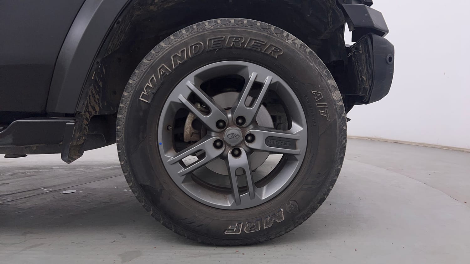 Used 2022 mahindra Thar LX Hard Top Petrol AT 4WD Petrol Automatic tyres RIGHT FRONT TYRE RIM VIEW
