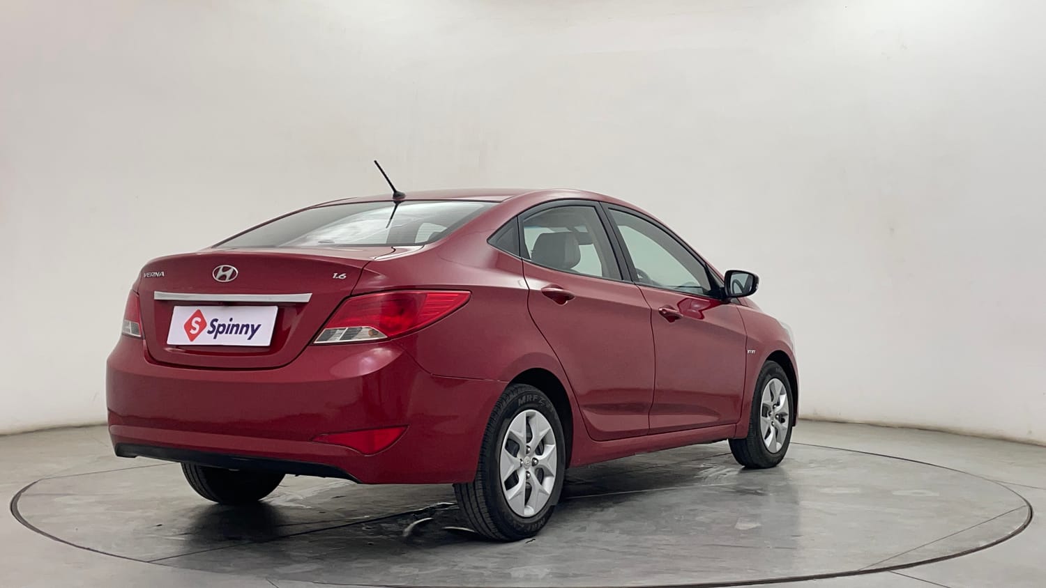 Used 2016 Hyundai Fluidic Verna 4S 1.6 VTVT S Petrol Manual exterior RIGHT REAR CORNER VIEW