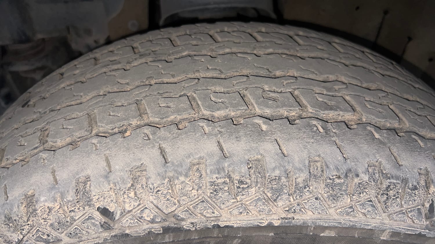 Used 2022 mahindra Thar LX Hard Top Petrol AT 4WD Petrol Automatic tyres LEFT FRONT TYRE TREAD VIEW