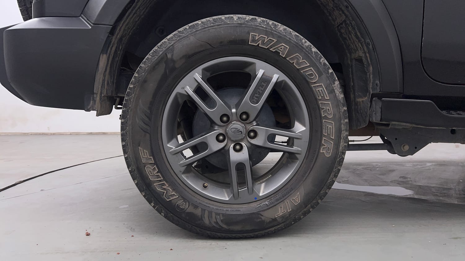 Used 2022 mahindra Thar LX Hard Top Petrol AT 4WD Petrol Automatic tyres RIGHT REAR TYRE RIM VIEW