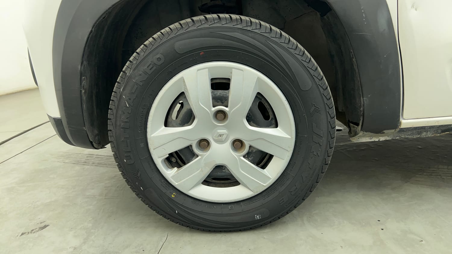 Used 2016 Renault Kwid RXT Petrol Manual tyres LEFT FRONT TYRE RIM VIEW