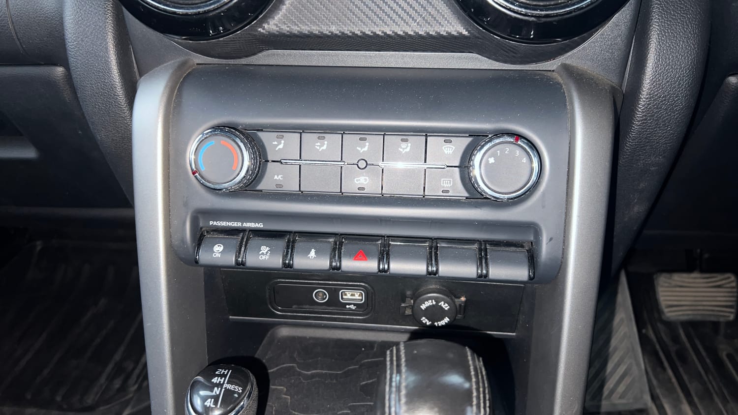 Used 2022 mahindra Thar LX Hard Top Petrol AT 4WD Petrol Automatic top_features Touch screen infotainment system