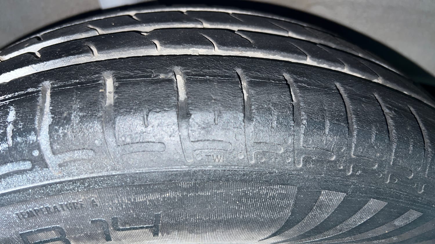 Used 2015 Hyundai Grand i10 Sportz 1.2 Kappa VTVT Petrol Manual tyres RIGHT REAR TYRE TREAD VIEW