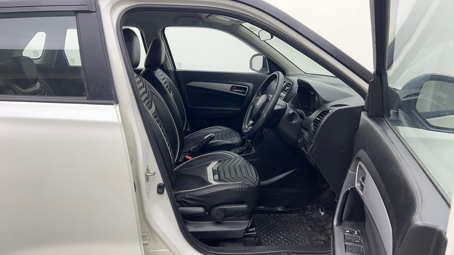 Used 2020 Maruti Suzuki Vitara Brezza ZXi AT SHVS Petrol Automatic interior RIGHT SIDE FRONT DOOR CABIN VIEW