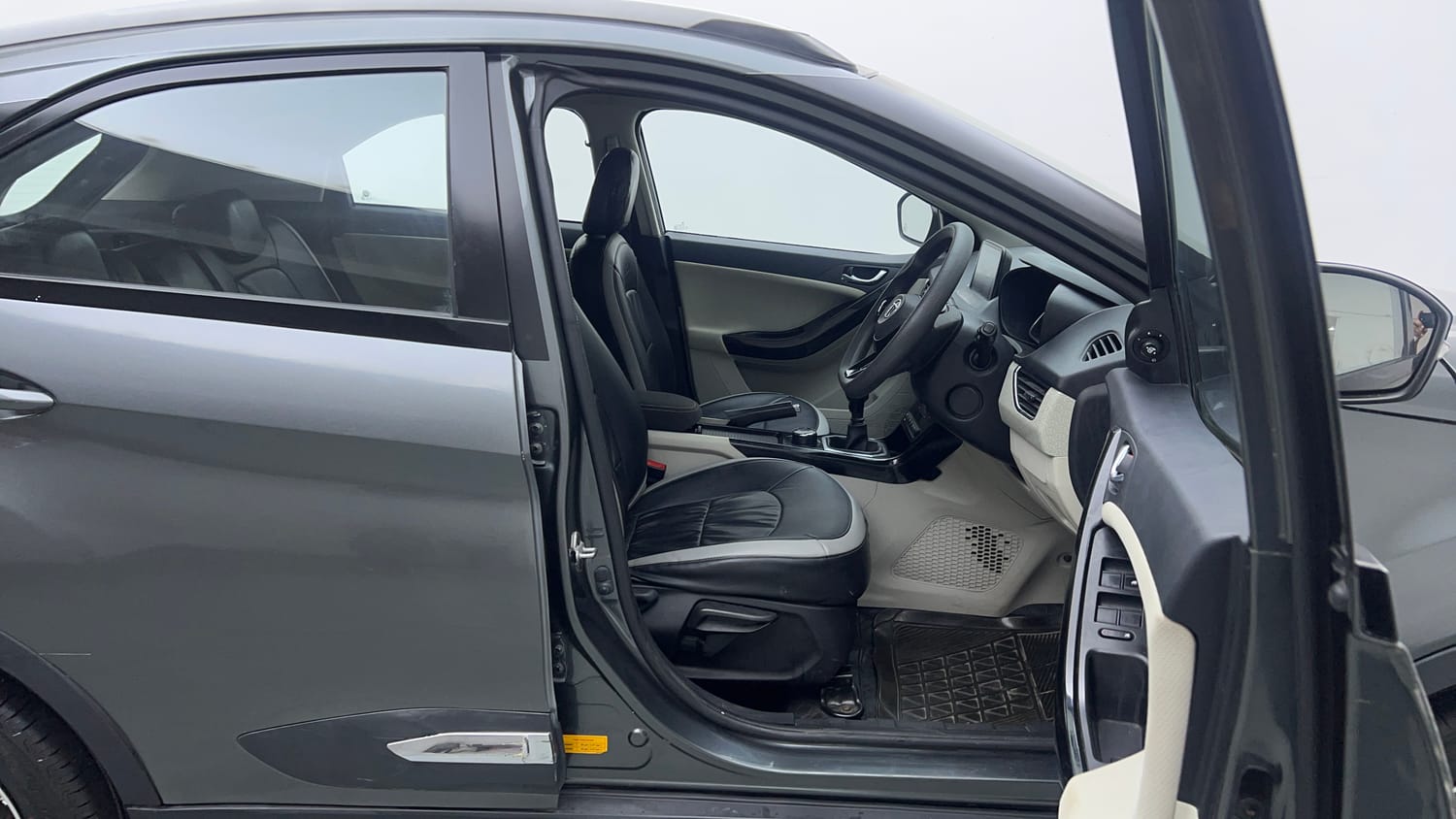 Used 2023 Tata Nexon XZ Plus Petrol Manual interior RIGHT SIDE FRONT DOOR CABIN VIEW