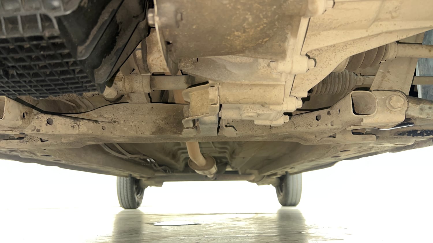 Used 2016 Renault Kwid RXT Petrol Manual extra FRONT LEFT UNDERBODY VIEW