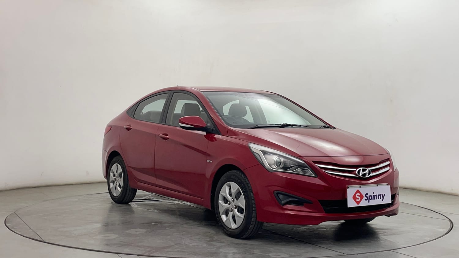 Used 2016 Hyundai Fluidic Verna 4S 1.6 VTVT S Petrol Manual exterior RIGHT FRONT CORNER VIEW