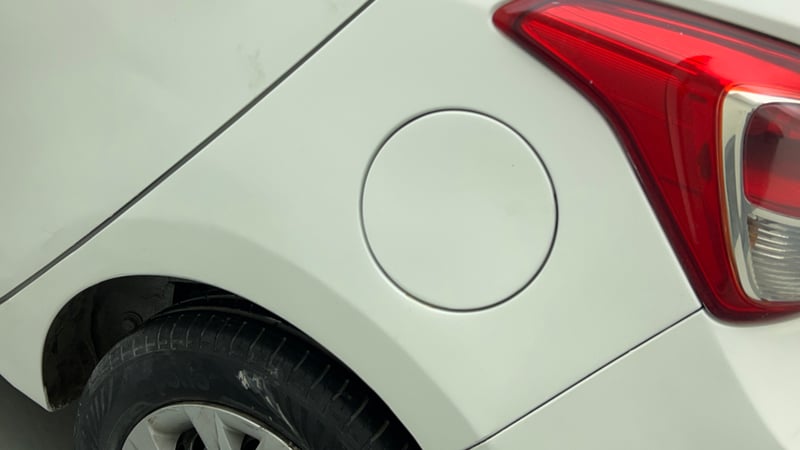 Used 2015 Hyundai Grand i10 Sportz 1.2 Kappa VTVT Petrol Manual dents MINOR SCRATCH