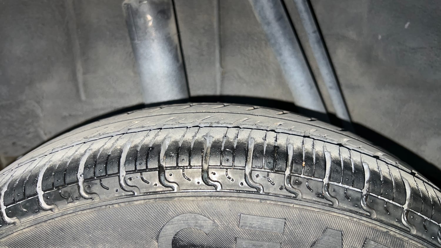 Used 2016 Renault Kwid RXT Petrol Manual tyres RIGHT REAR TYRE TREAD VIEW