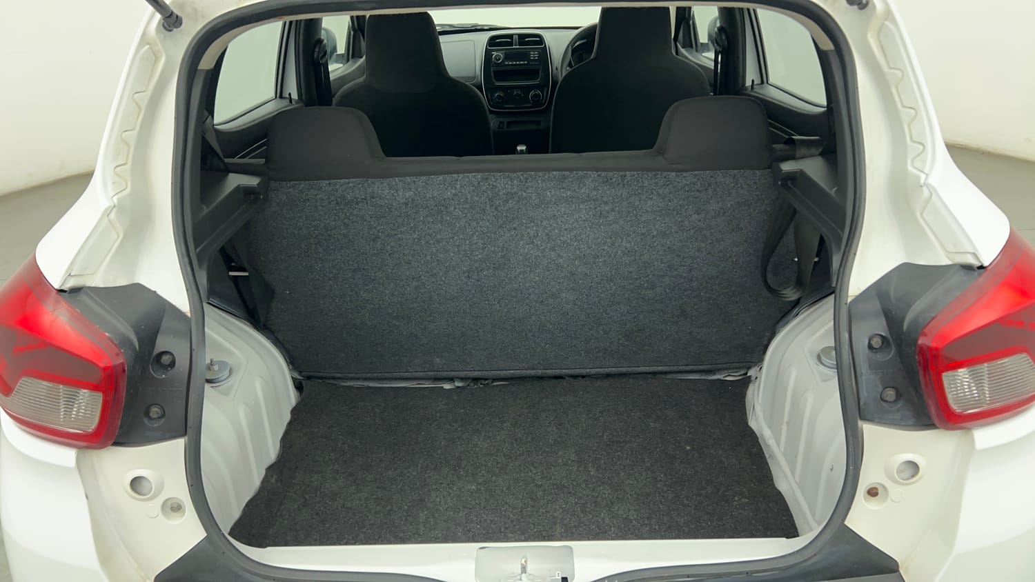 Used 2016 Renault Kwid RXT Petrol Manual interior DICKY INSIDE VIEW