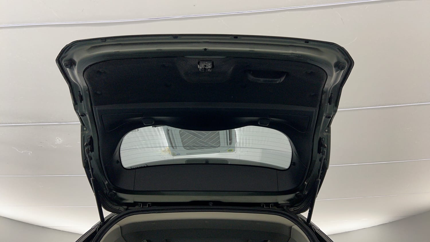 Used 2021 Tata Harrier XT Plus Camo Diesel Manual interior DICKY DOOR OPEN VIEW