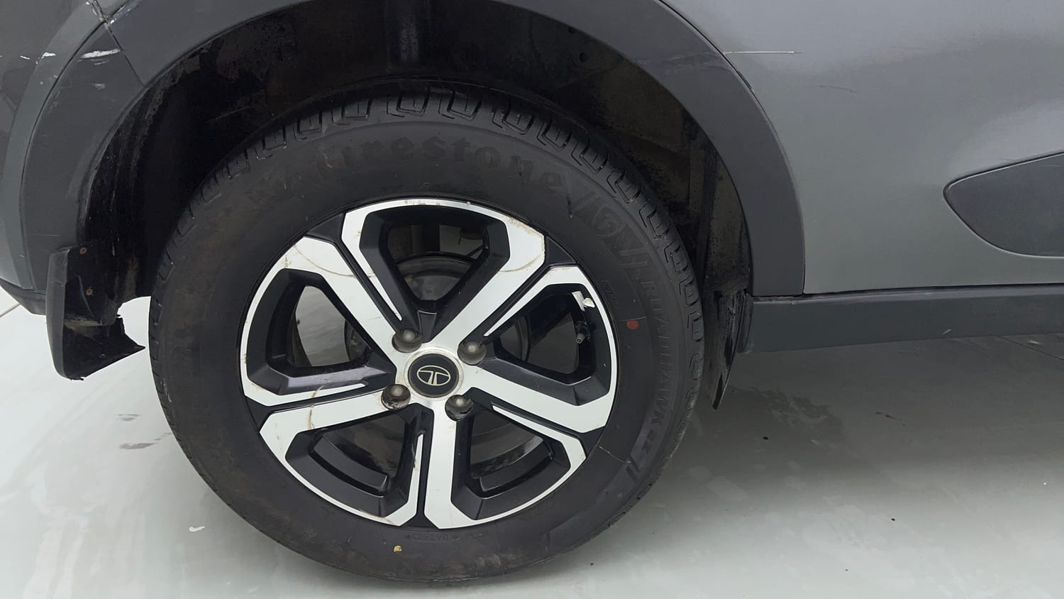 Used 2023 Tata Nexon XZ Plus Petrol Manual tyres RIGHT REAR TYRE RIM VIEW