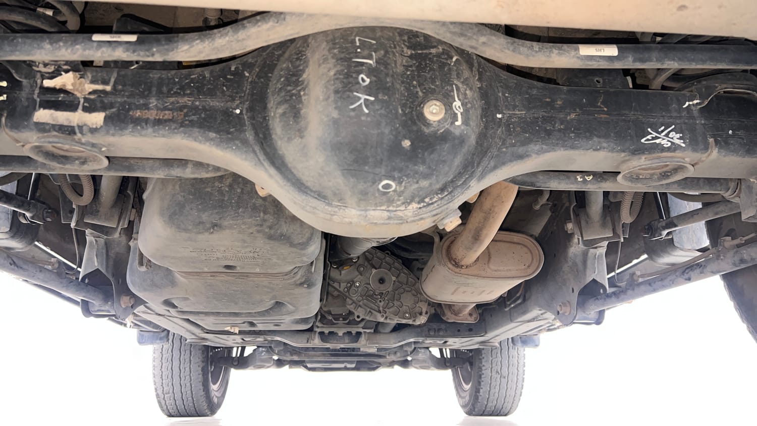 Used 2022 mahindra Thar LX Hard Top Petrol AT 4WD Petrol Automatic extra REAR UNDERBODY VIEW (TAKEN FROM REAR)