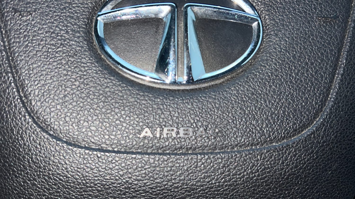 2021 Tata Safari XZA-44