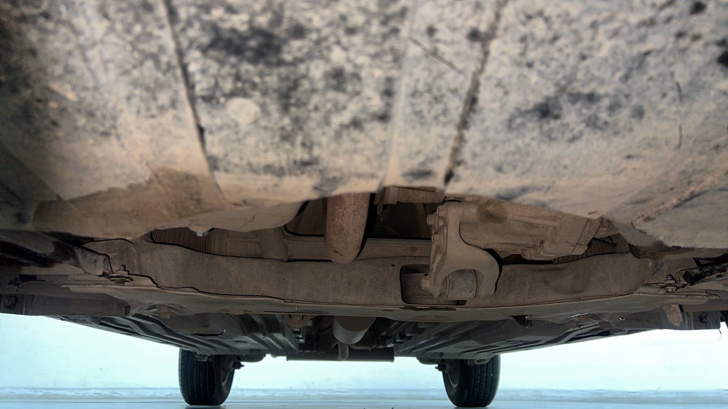 Used 2020 Maruti Suzuki Vitara Brezza ZXi AT SHVS Petrol Automatic extra FRONT LEFT UNDERBODY VIEW