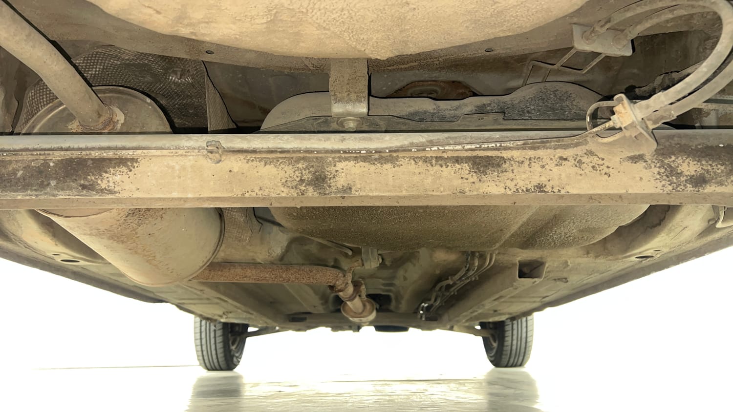 Used 2016 Renault Kwid RXT Petrol Manual extra REAR UNDERBODY VIEW (TAKEN FROM REAR)