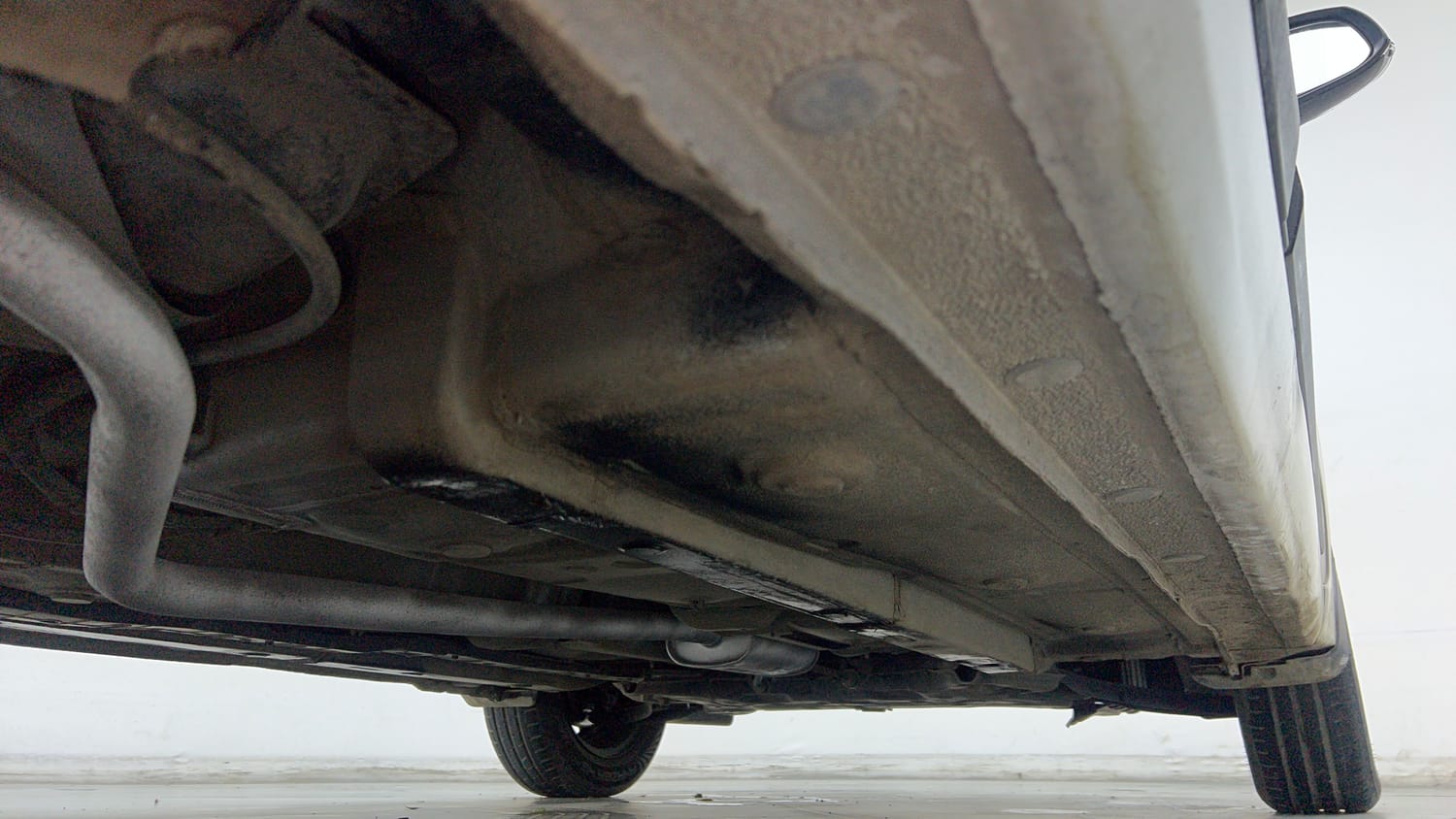Used 2015 Hyundai Grand i10 Sportz 1.2 Kappa VTVT Petrol Manual extra REAR RIGHT UNDERBODY VIEW