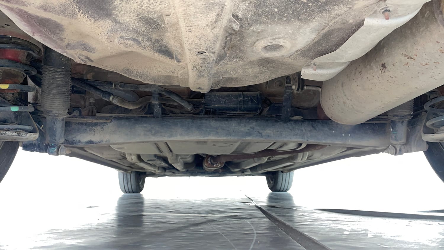 Used 2016 Hyundai Fluidic Verna 4S 1.6 VTVT S Petrol Manual extra REAR UNDERBODY VIEW (TAKEN FROM REAR)