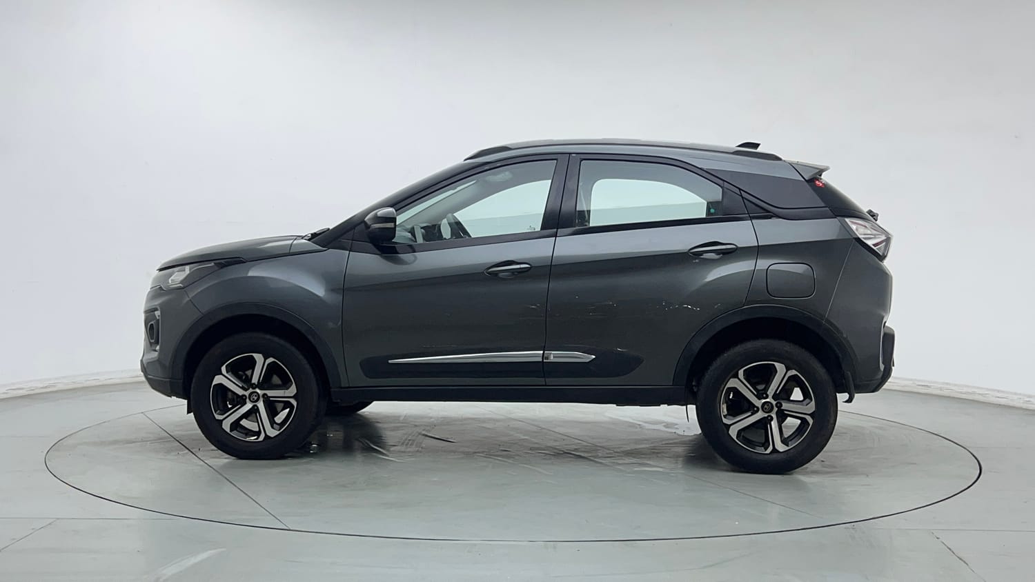 Used 2023 Tata Nexon XZ Plus Petrol Manual exterior LEFT SIDE VIEW