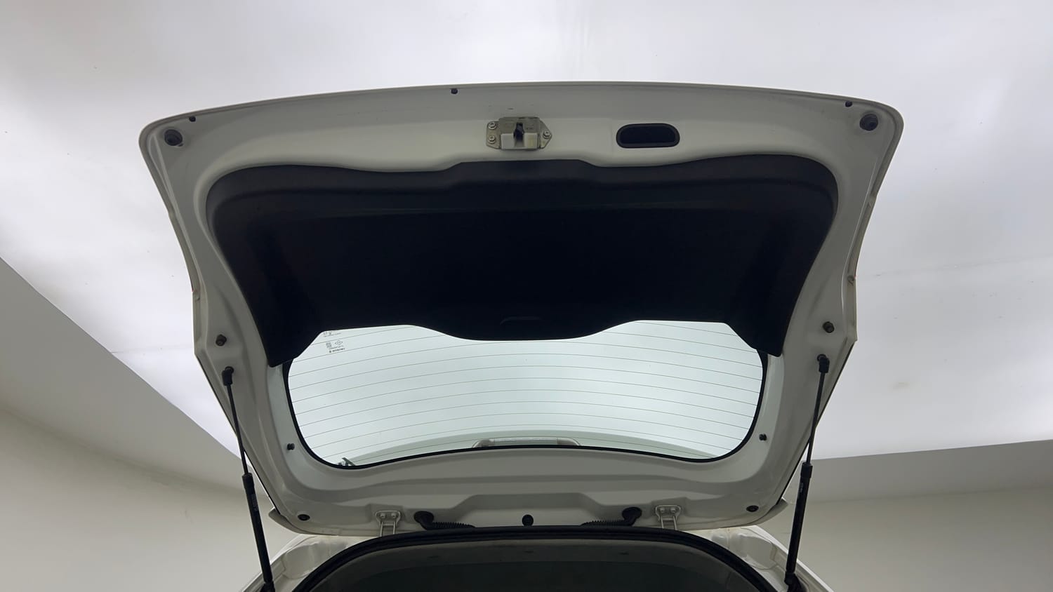 Used 2020 Maruti Suzuki Vitara Brezza ZXi AT SHVS Petrol Automatic interior DICKY DOOR OPEN VIEW