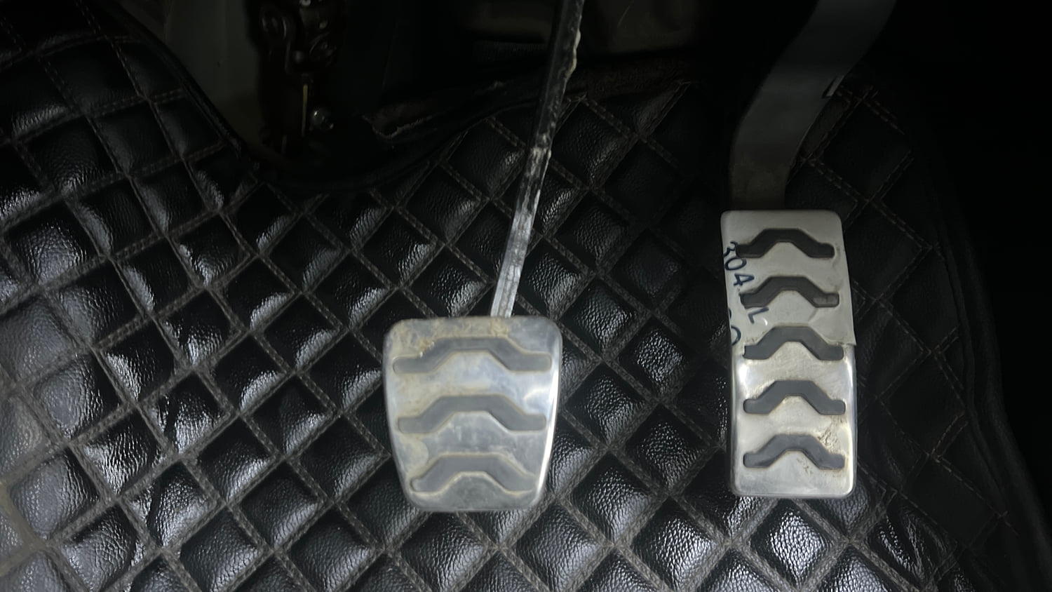 Used 2022 Kia Sonet GTX Plus 1.0 iMT Petrol Manual interior PEDALS VIEW