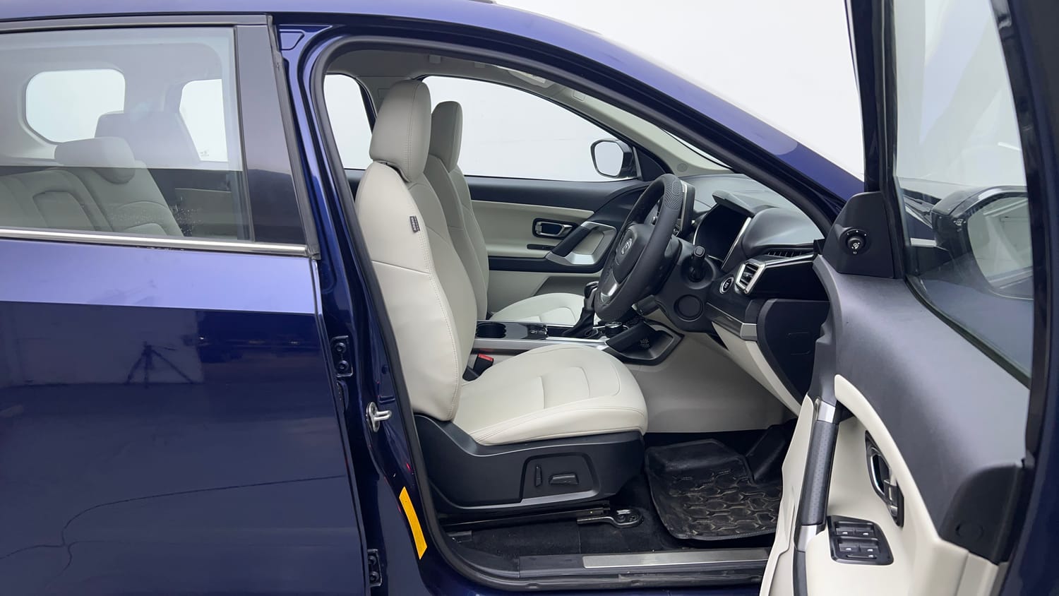 2021 Tata Safari XZA-17