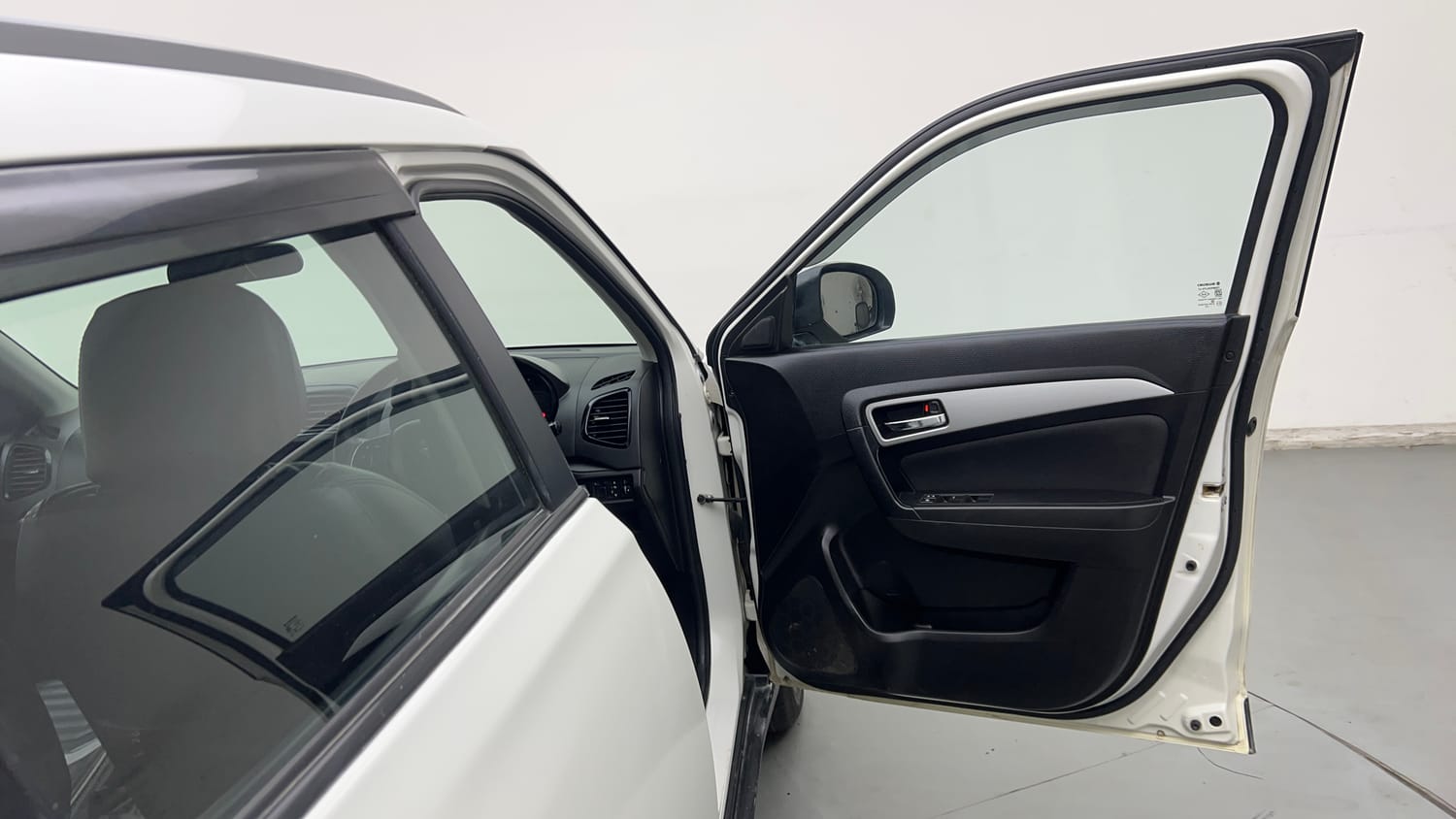 Used 2020 Maruti Suzuki Vitara Brezza ZXi AT SHVS Petrol Automatic interior RIGHT FRONT DOOR OPEN VIEW