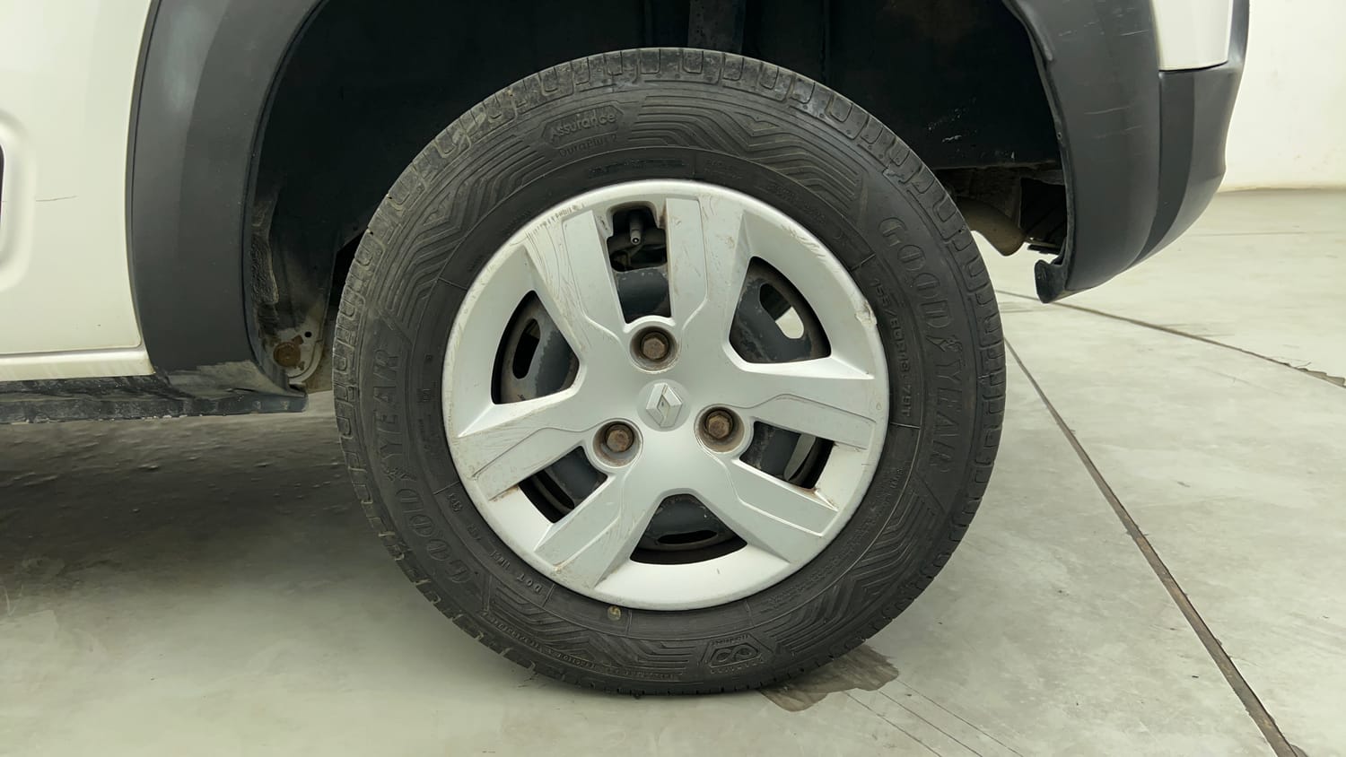 Used 2016 Renault Kwid RXT Petrol Manual tyres LEFT REAR TYRE RIM VIEW
