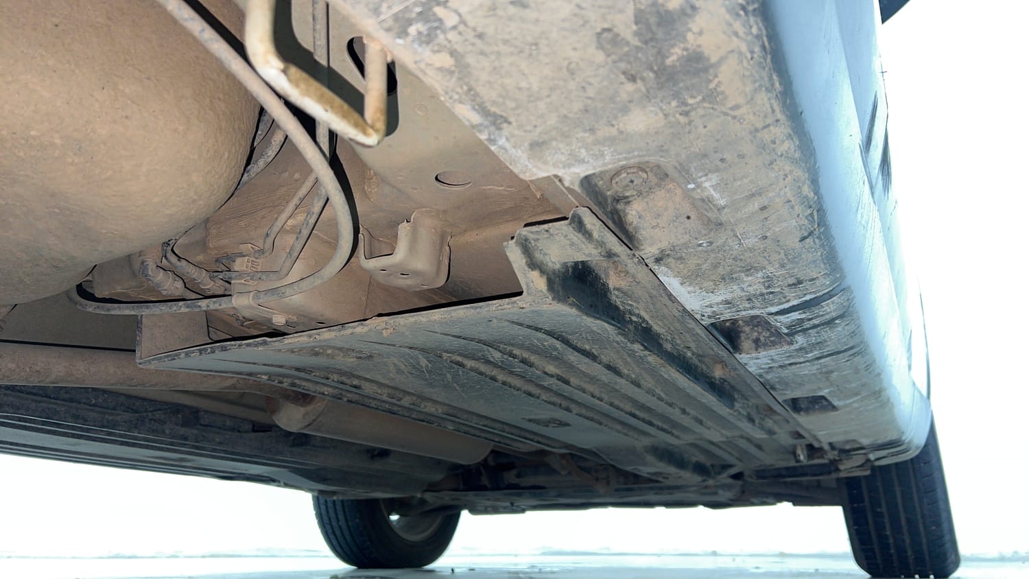 Used 2020 Maruti Suzuki Vitara Brezza ZXi AT SHVS Petrol Automatic extra REAR RIGHT UNDERBODY VIEW