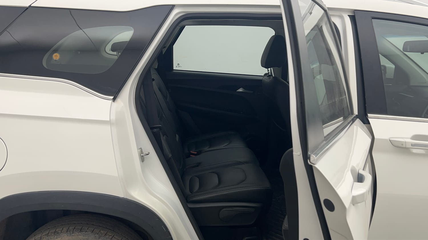 Used 2020 MG Motors Hector Sharp 2.0 Diesel Diesel Manual interior RIGHT SIDE REAR DOOR CABIN VIEW