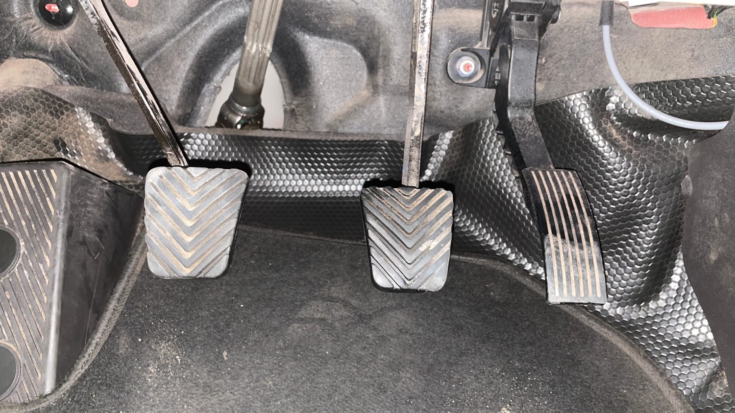 Used 2016 Hyundai Fluidic Verna 4S 1.6 VTVT S Petrol Manual interior PEDALS VIEW