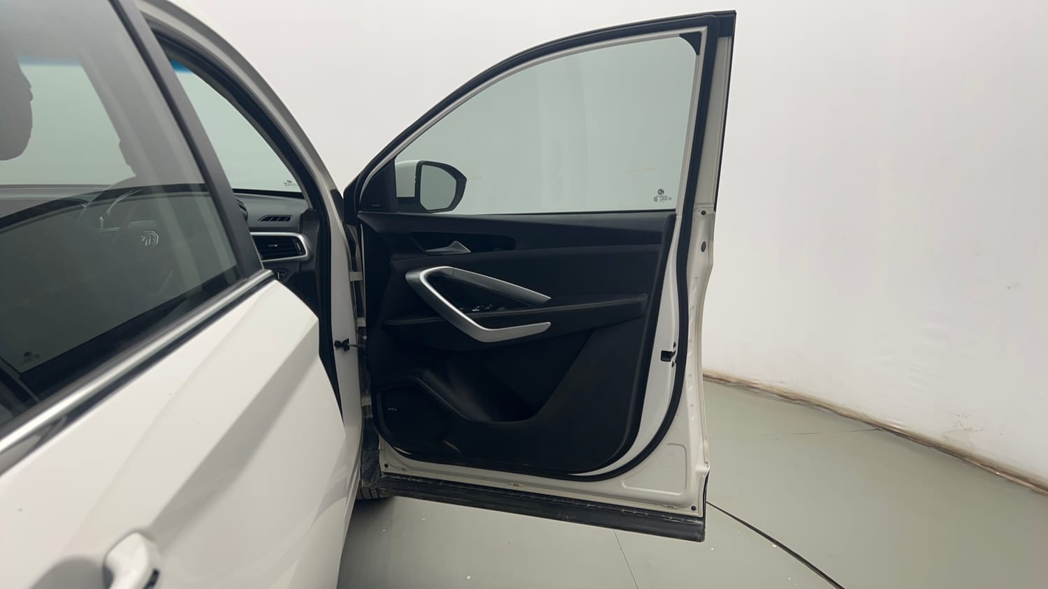 Used 2020 MG Motors Hector Sharp 2.0 Diesel Diesel Manual interior RIGHT FRONT DOOR OPEN VIEW