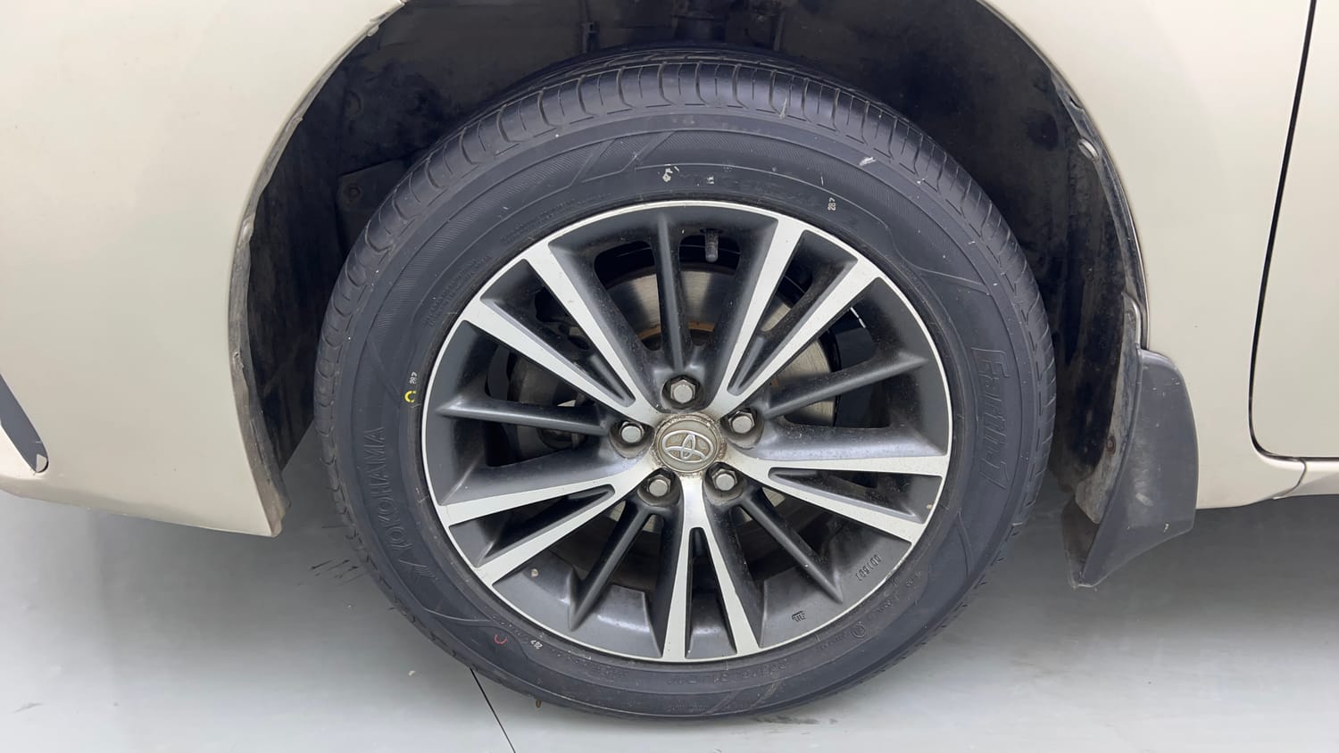 2017 Toyota Corolla Altis GL Petrol-34