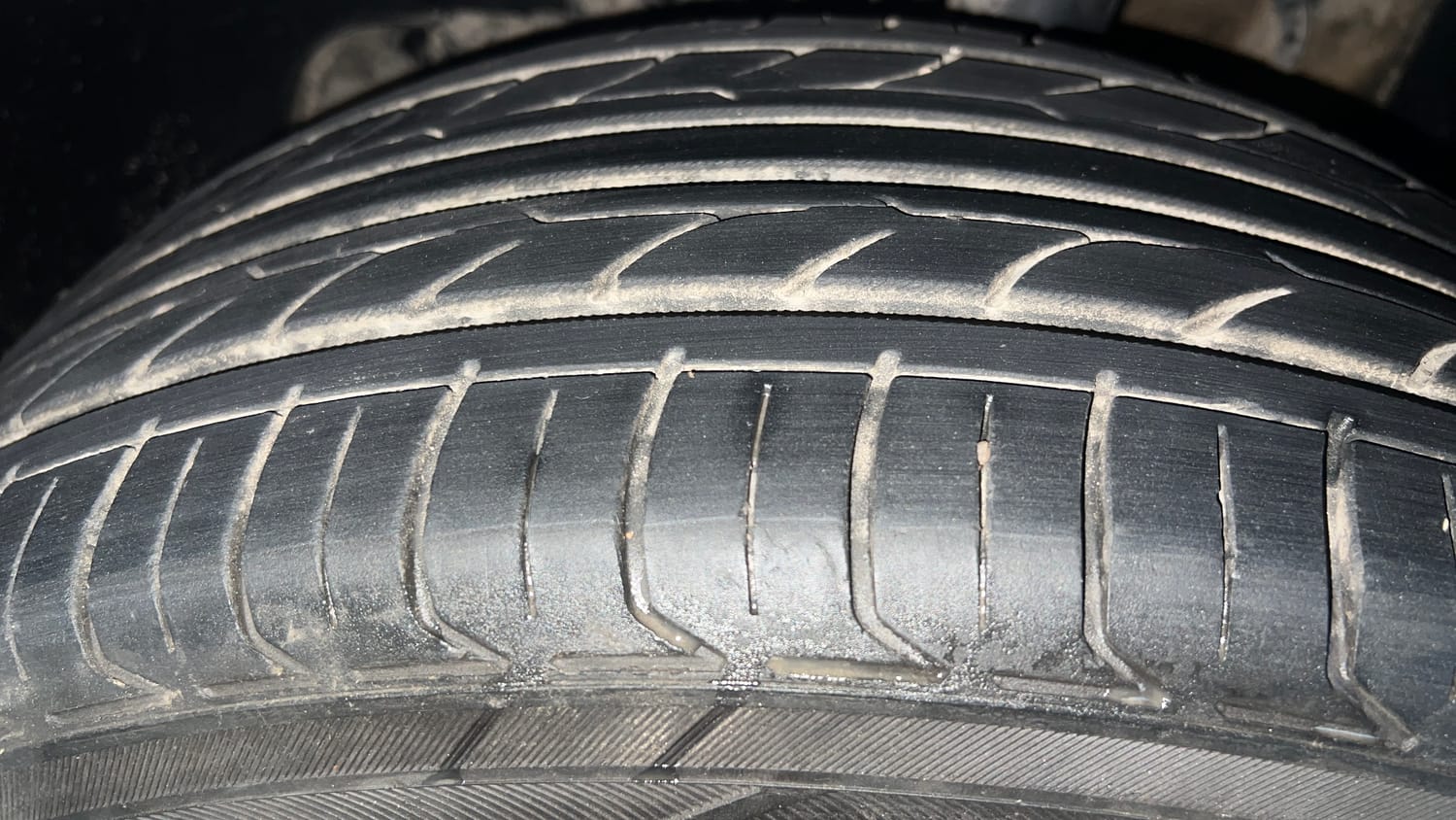 Used 2023 Tata Nexon XZ Plus Petrol Manual tyres LEFT FRONT TYRE TREAD VIEW