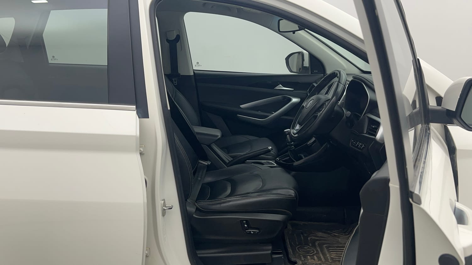Used 2020 MG Motors Hector Sharp 2.0 Diesel Diesel Manual interior RIGHT SIDE FRONT DOOR CABIN VIEW