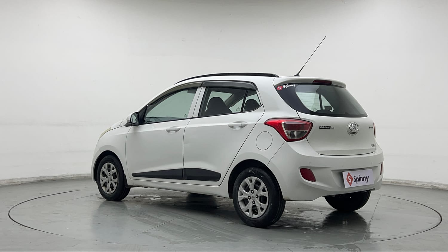 Used 2015 Hyundai Grand i10 Sportz 1.2 Kappa VTVT Petrol Manual exterior LEFT REAR CORNER VIEW