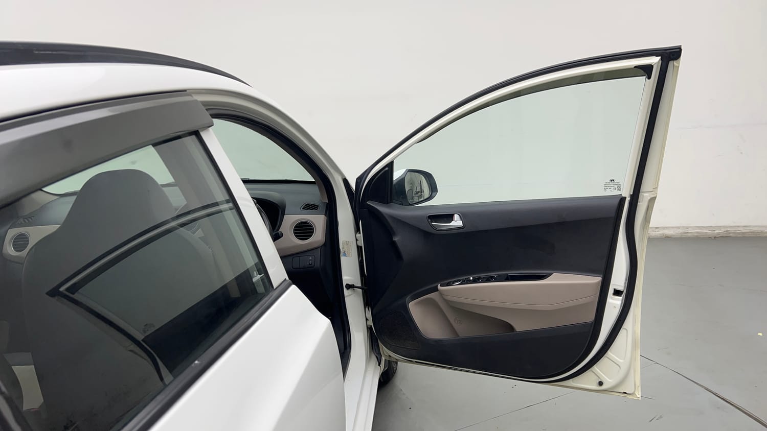 Used 2015 Hyundai Grand i10 Sportz 1.2 Kappa VTVT Petrol Manual interior RIGHT FRONT DOOR OPEN VIEW